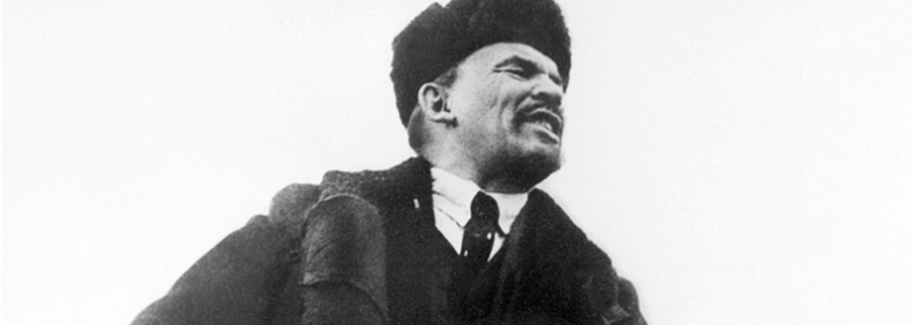 Faktalink-artikel: Den russiste revolution. Vladimir Lenin, der stod i spidsen for den første regering efter Oktoberrevolutionen, taler til sine støtter i Oktober 1918 i Moskva AFP/Ritzau Scanpix